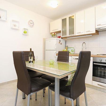 Apartments By The Sea Kastel Kambelovac, Kastela - 8679 מראה חיצוני תמונה