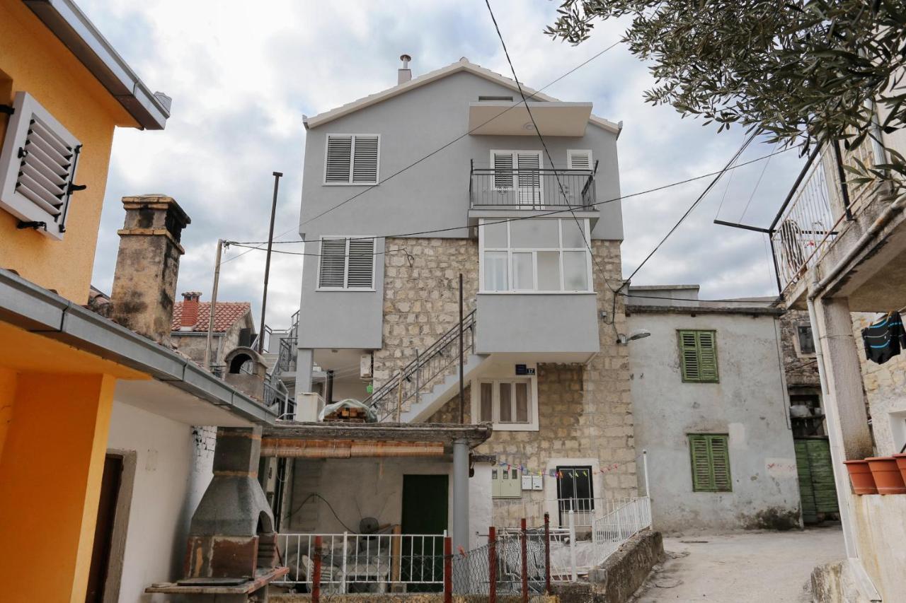 Apartments By The Sea Kastel Kambelovac, Kastela - 8679 מראה חיצוני תמונה