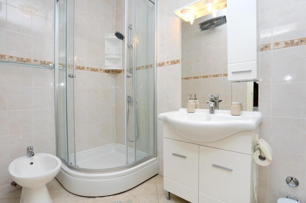 Apartments By The Sea Kastel Kambelovac, Kastela - 8679 מראה חיצוני תמונה