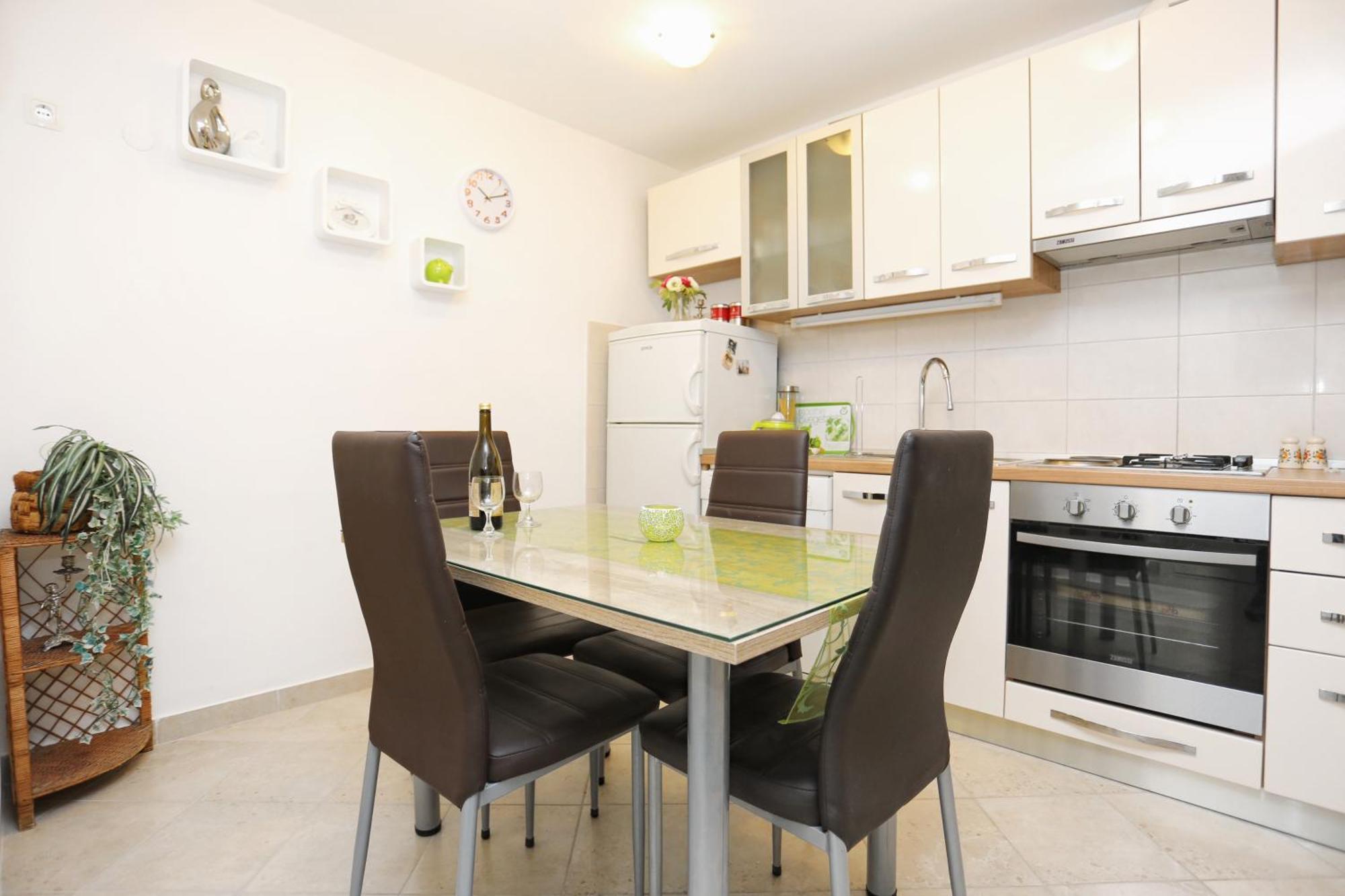 Apartments By The Sea Kastel Kambelovac, Kastela - 8679 מראה חיצוני תמונה