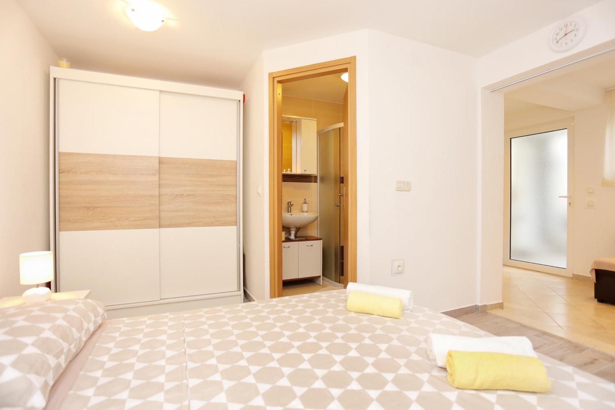 Apartments By The Sea Kastel Kambelovac, Kastela - 8679 חדר תמונה