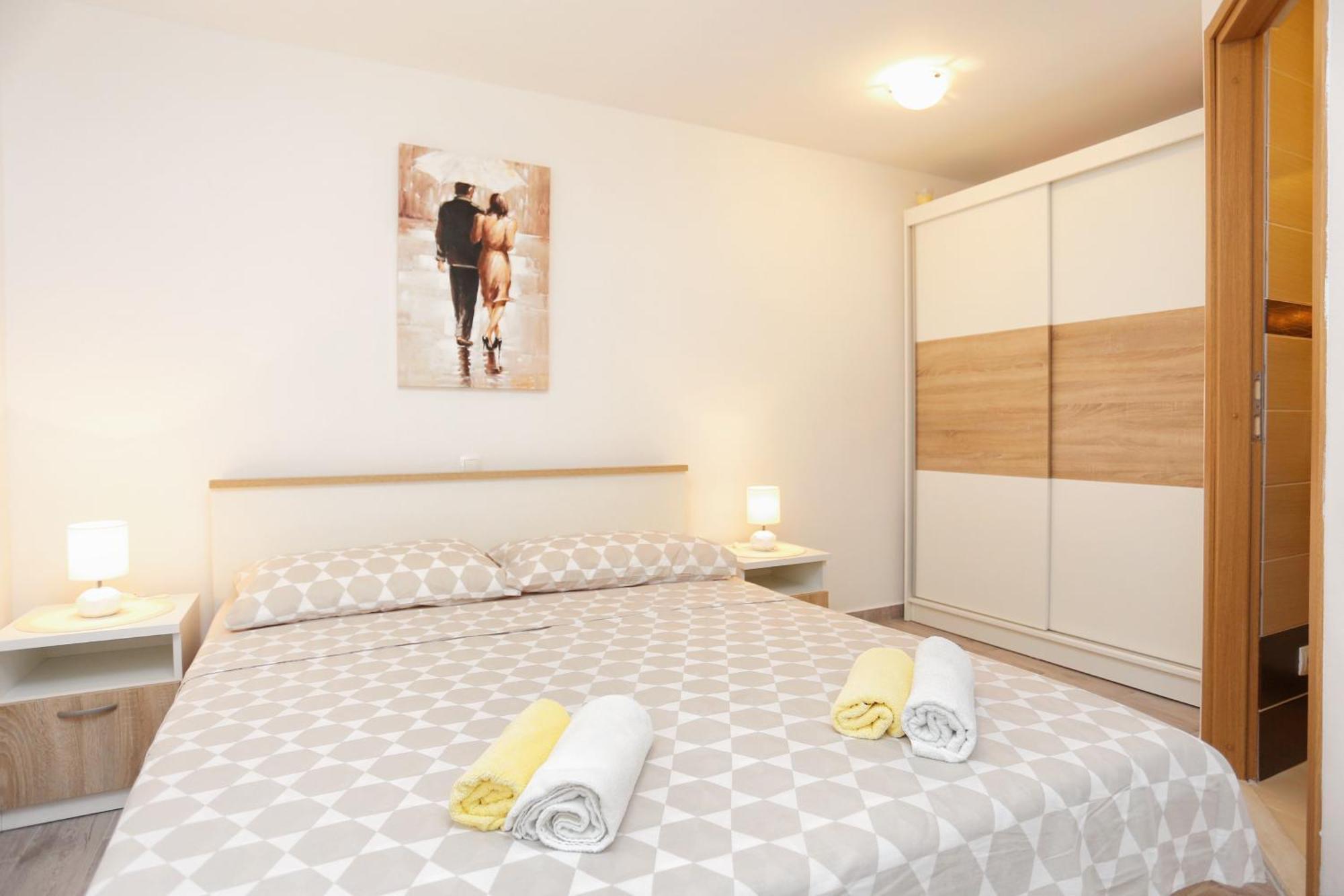 Apartments By The Sea Kastel Kambelovac, Kastela - 8679 חדר תמונה